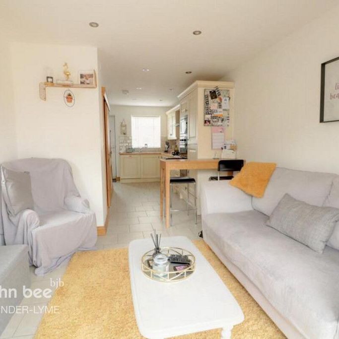 2 bedroom townhouse to rent - Photo 1