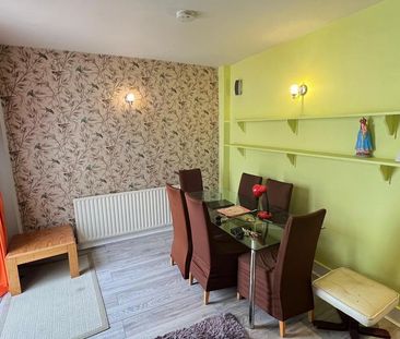 2 bedroom end of terrace house to rent - Photo 3