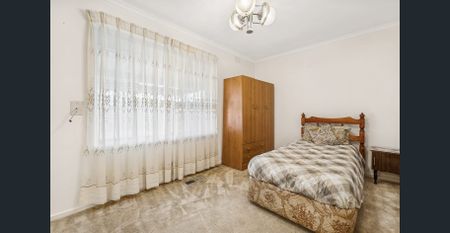 Spacious 3-Bedroom Home in Prime Keilor East Location - Photo 2