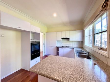 Bright and Private - 3-Bed, 2-Bath Villa Unit - Photo 5