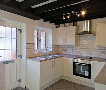 2 bedroom terraced house to rent - Photo 4