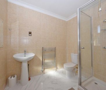 6 bedroom terraced house to rent - Photo 5