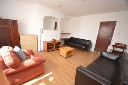 4 bed Semi-Detached House for Rent - Photo 2