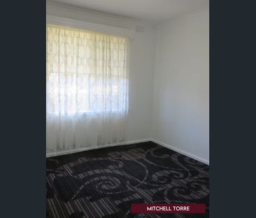 Neat & Tidy Family Home in Prime Location - Photo 5