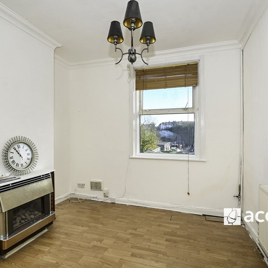 House Share to rent - Mount Road, ME4 - Photo 1