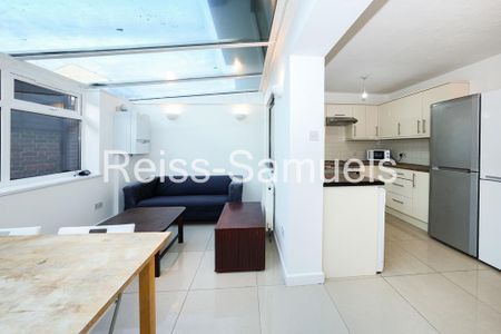 5 bedroom end of terrace house to rent - Photo 3