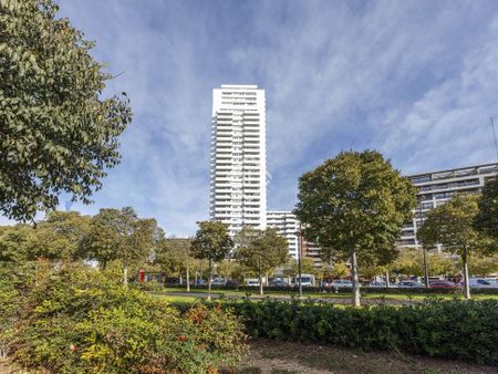 Valencia, Valencian Community 46023 - Photo 5