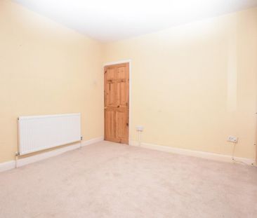 2 bedroom House To Let - Photo 2
