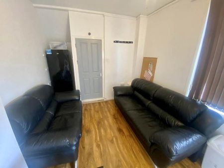 4 bedroom house to rent - Photo 2