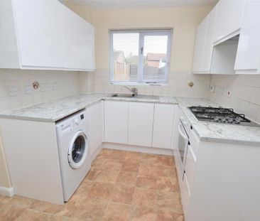 3 bedroom semi-detached house to rent - Photo 5