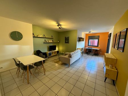 A LOUER - Sainte-Clotilde - Appartement T2 meublé et équipé avec jardin privatif proche université et clinique - Photo 3