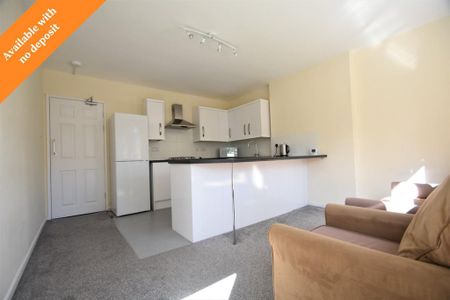 3 bedroom flat to rent - Photo 4