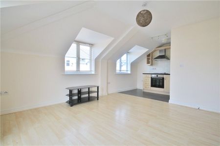 Tudor Way, Knaphill, Woking, Surrey, GU21 2UE - Photo 2