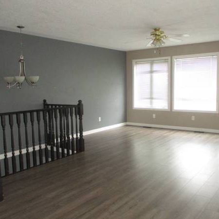 Townhouse with Garage in Westwood - Photo 3