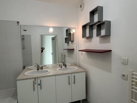Location Appartement 3 pièces 64m² TOULOUSE 31100 - Photo 4