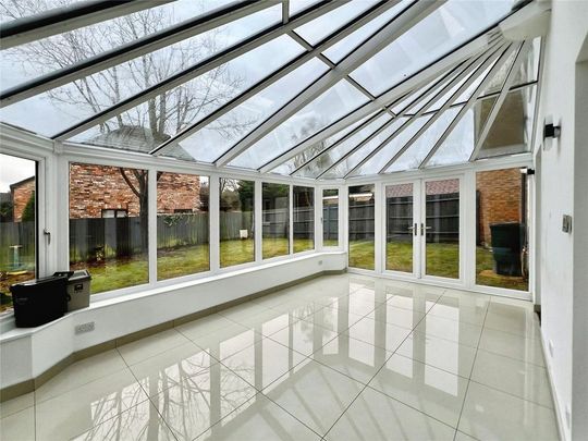 4 bedroom detached house to rent - Photo 1