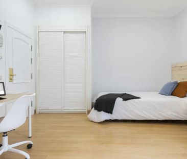 Room in a shared 41-bedroom apartment for rent in Justicia - Photo 4