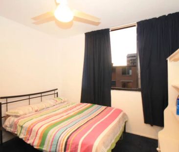 “Spacious 2-Bedroom Apartment with River Views” - Photo 2