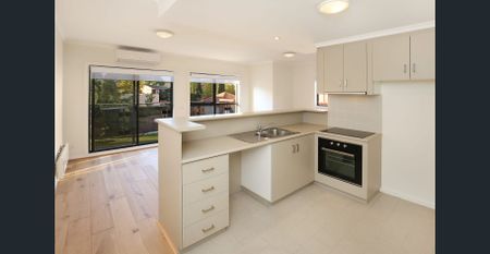 RESORT-STYLE LIVING IN SOUGHT-AFTER FAIRFIELD VIEWS. - Photo 5