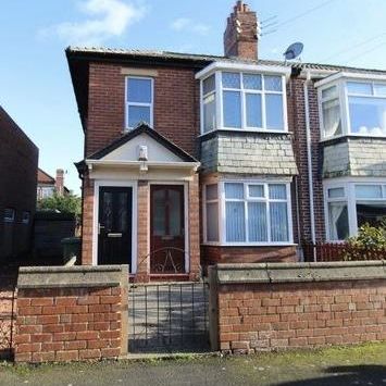 2 bedroom ground floor flat to rent - Photo 2