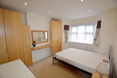 Chanctonbury Way, Woodside Park, London, N12 - Photo 2