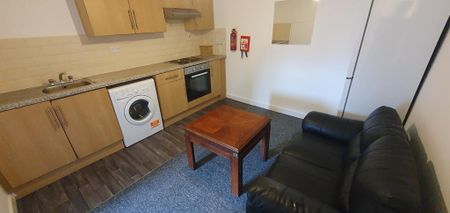 1 bedroom flat to rent - Photo 2