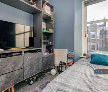 3 bedroom flat to rent - Photo 3