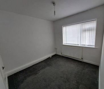 3 Bed Semi-Detached House, Oldroyd Crescent, LS11 - Photo 4