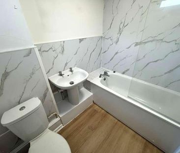 Mayfield Road, Farnborough, GU14 - Photo 3