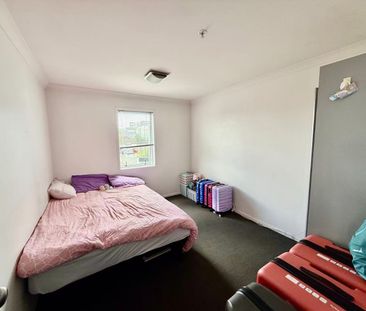 City-Fringe Living – Modern Apartment in Eden Terrace - Photo 2