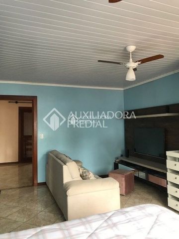 Casa com 4 quartos e 350m² para alugar em Camaquã, Porto Alegre. - Foto 3