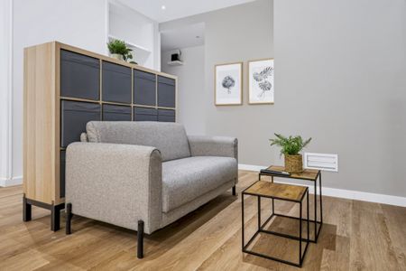 Spacious room on Preciados Street - Photo 4