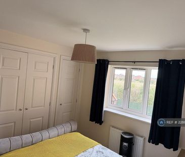 3 bedroom detached house to rent - Photo 4