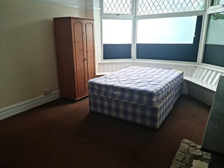 Very Large 6 Bed Student Property - Photo 5