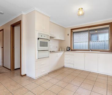 Spacious & Immaculate Family Home in Great Wendouree Spot - Photo 1