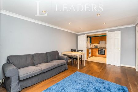 2 bedroom flat to rent - Photo 2