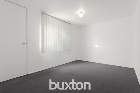 COASTAL COMFORT - 2 BEDROOM LIVING IN CHELSEA - Photo 4