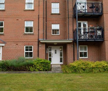 2 Bed Flat, Wenlock Drive, NG2 - Photo 1