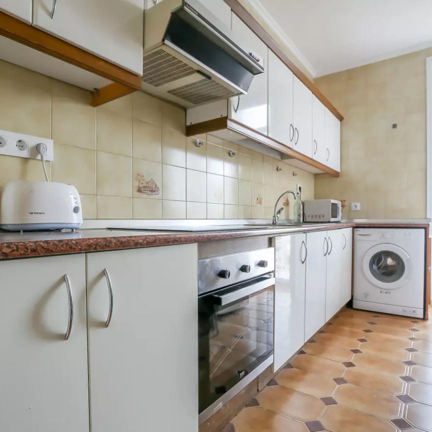 Room in a shared 5-bedroom apartment for rent in Russafa perfect for students - Foto 1