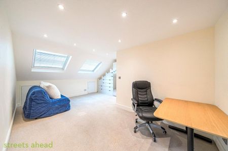 3 bedroom semi-detached house to rent - Photo 4