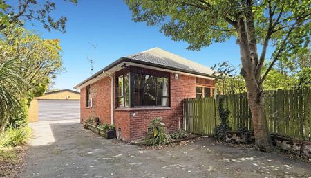 ILAM - FOUR BEDROOMS, TWO HEATPUMPS, GARAGE - Photo 5