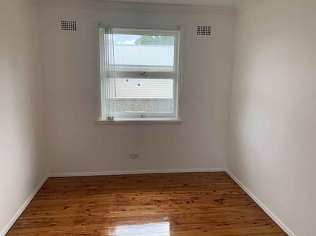 Three bedroom home - Photo 2