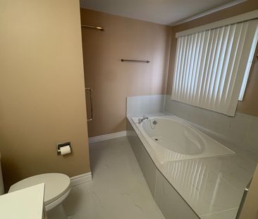 For Lease - 5255 Tagish Court, Mississauga, Ontario - Photo 5