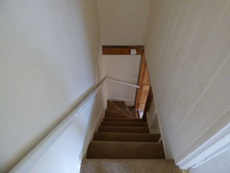 3 bedroom semi-detached house to rent - Photo 3