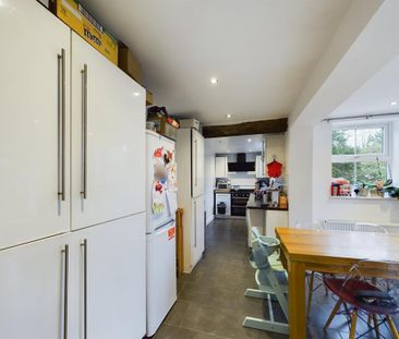 3 bedroom semi-detached house to rent - Photo 5