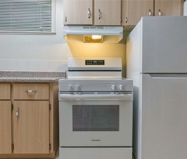 For Lease - 2012 Bonnymede Drive, Mississauga, Ontario - Photo 3