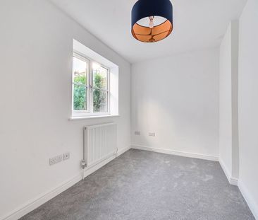 4 bedroom terraced house to rent - Photo 3