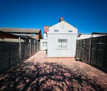 Room in a Shared House, Chaplin Road, HA0 - Photo 3