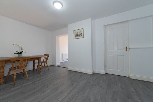 3 Bed Terraced House, Kynaston Avenue, CR7 - Photo 1