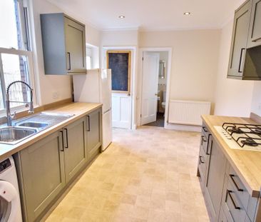 4 bedroom terraced house to rent - Photo 6